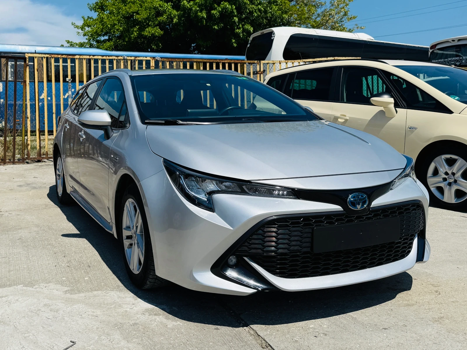 Toyota Corolla 1.8 Hybrid Touring Sport Гаранция - изображение 3