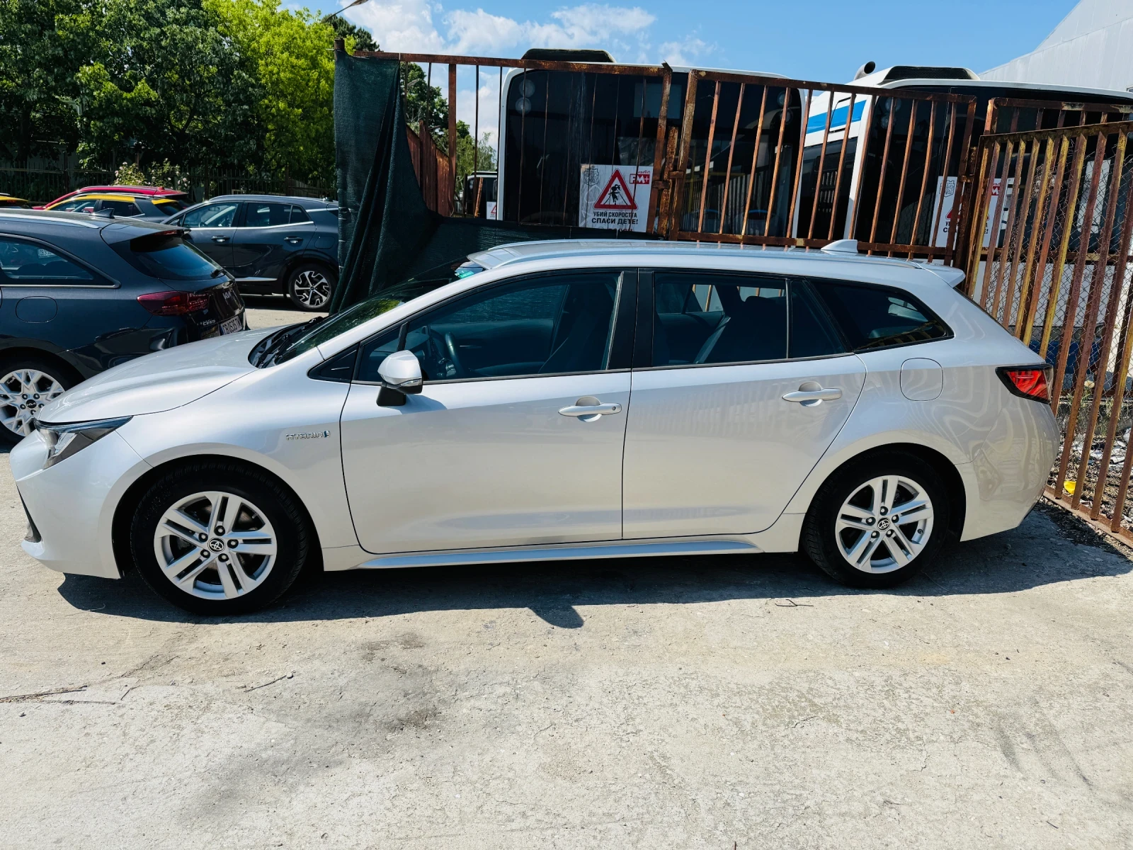 Toyota Corolla 1.8 Hybrid Touring Sport Гаранция - изображение 8