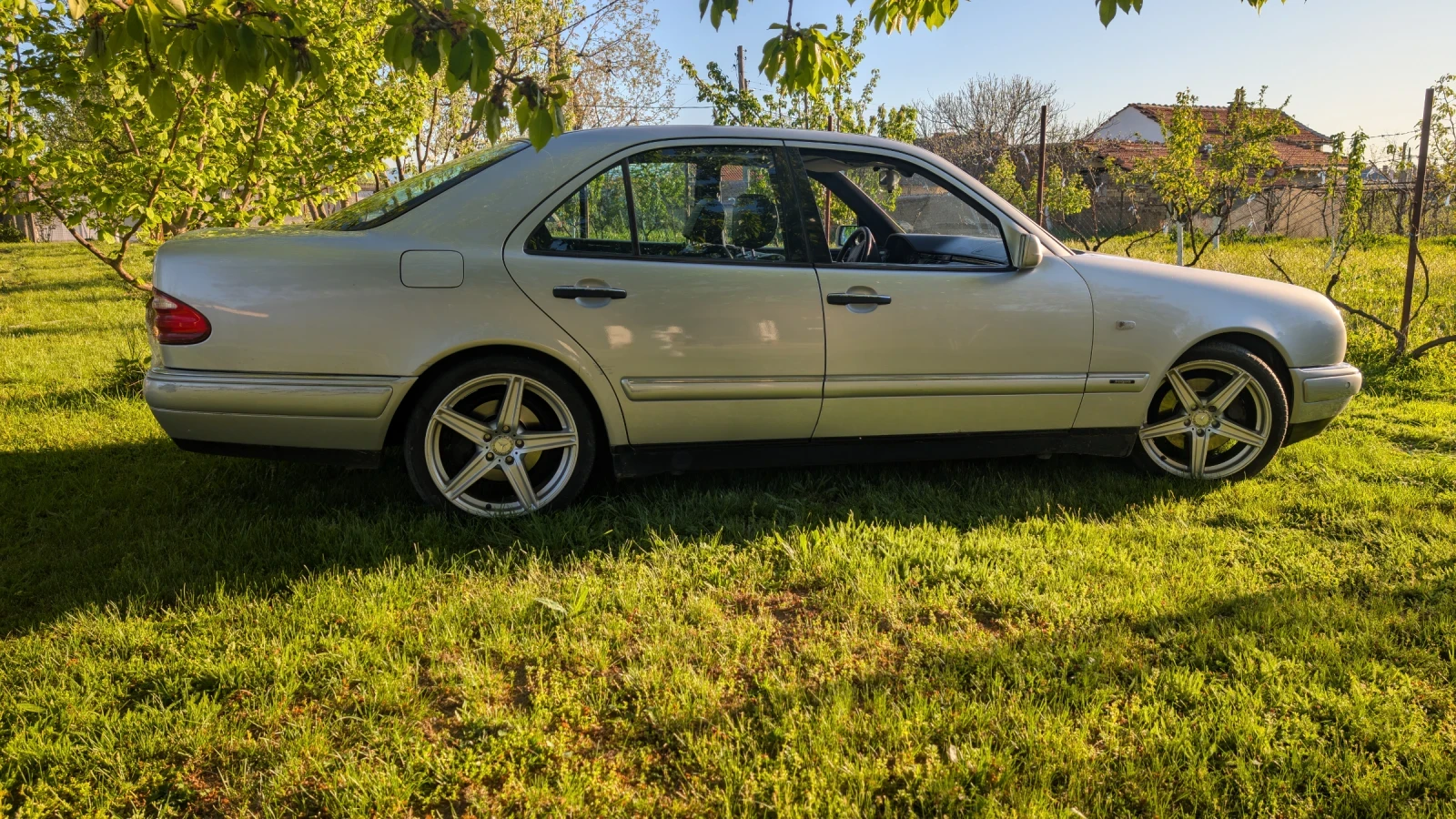Mercedes-Benz E 420  - изображение 4