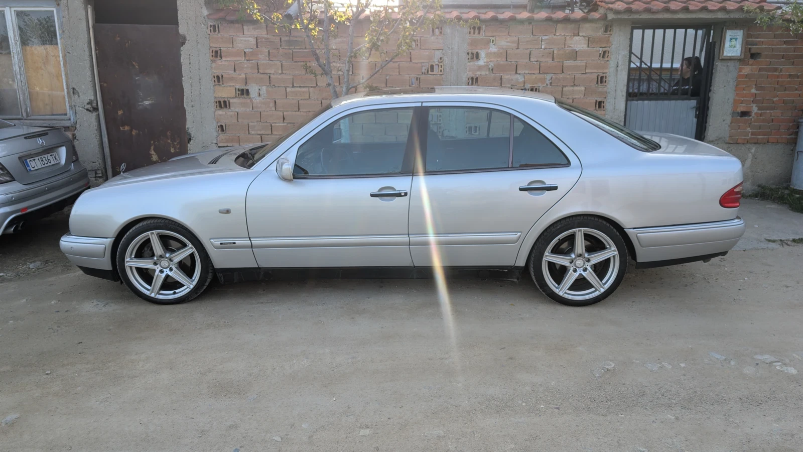 Mercedes-Benz E 420  - изображение 2