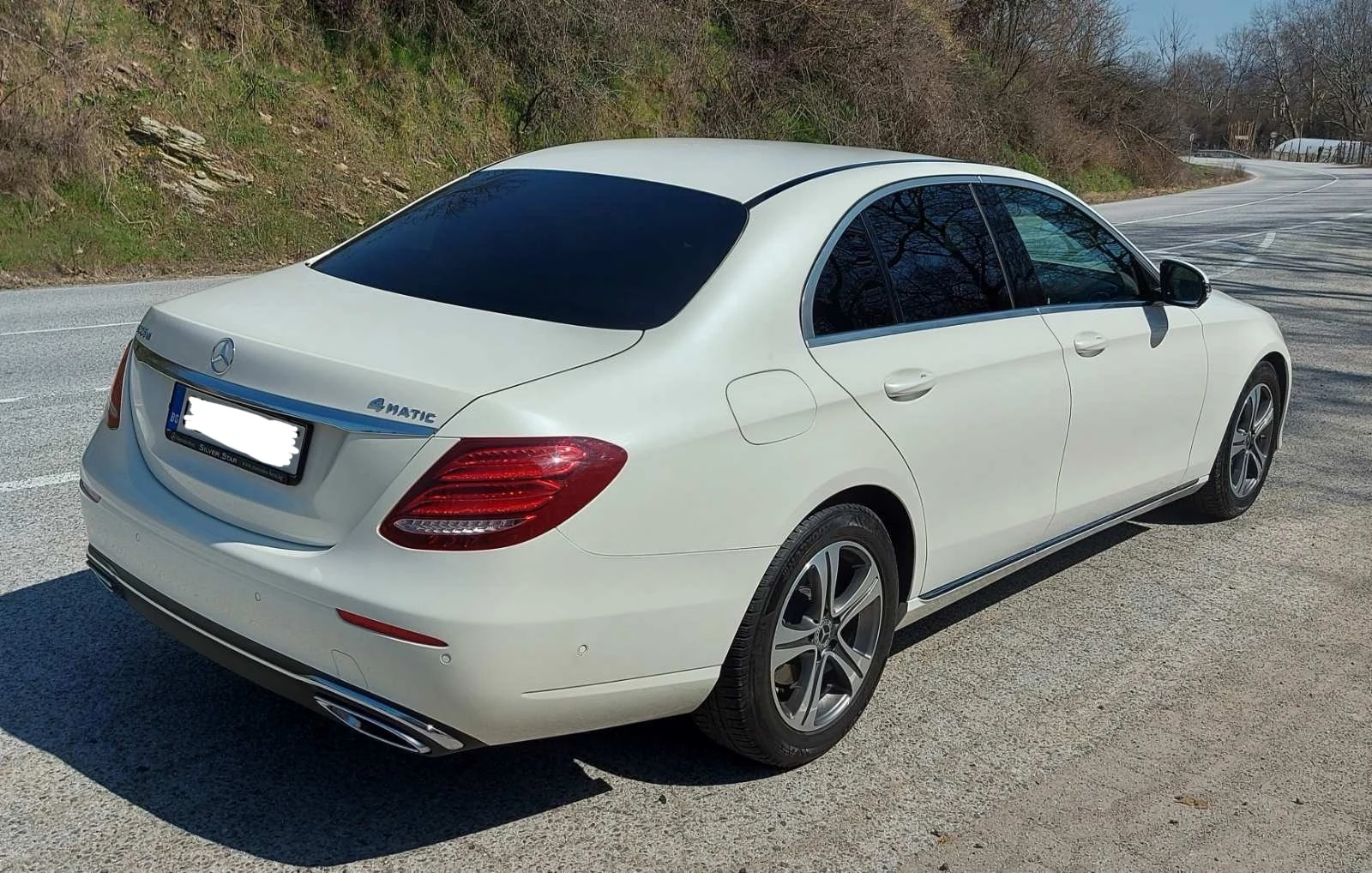 Mercedes-Benz E 220 4MATIC Ambient, 9G Tronic, от Силвър Стар - изображение 3