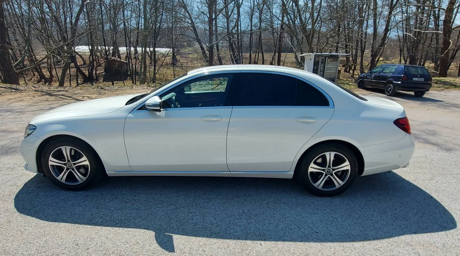 Mercedes-Benz E 220 4MATIC Ambient, 9G Tronic, от Силвър Стар - изображение 7