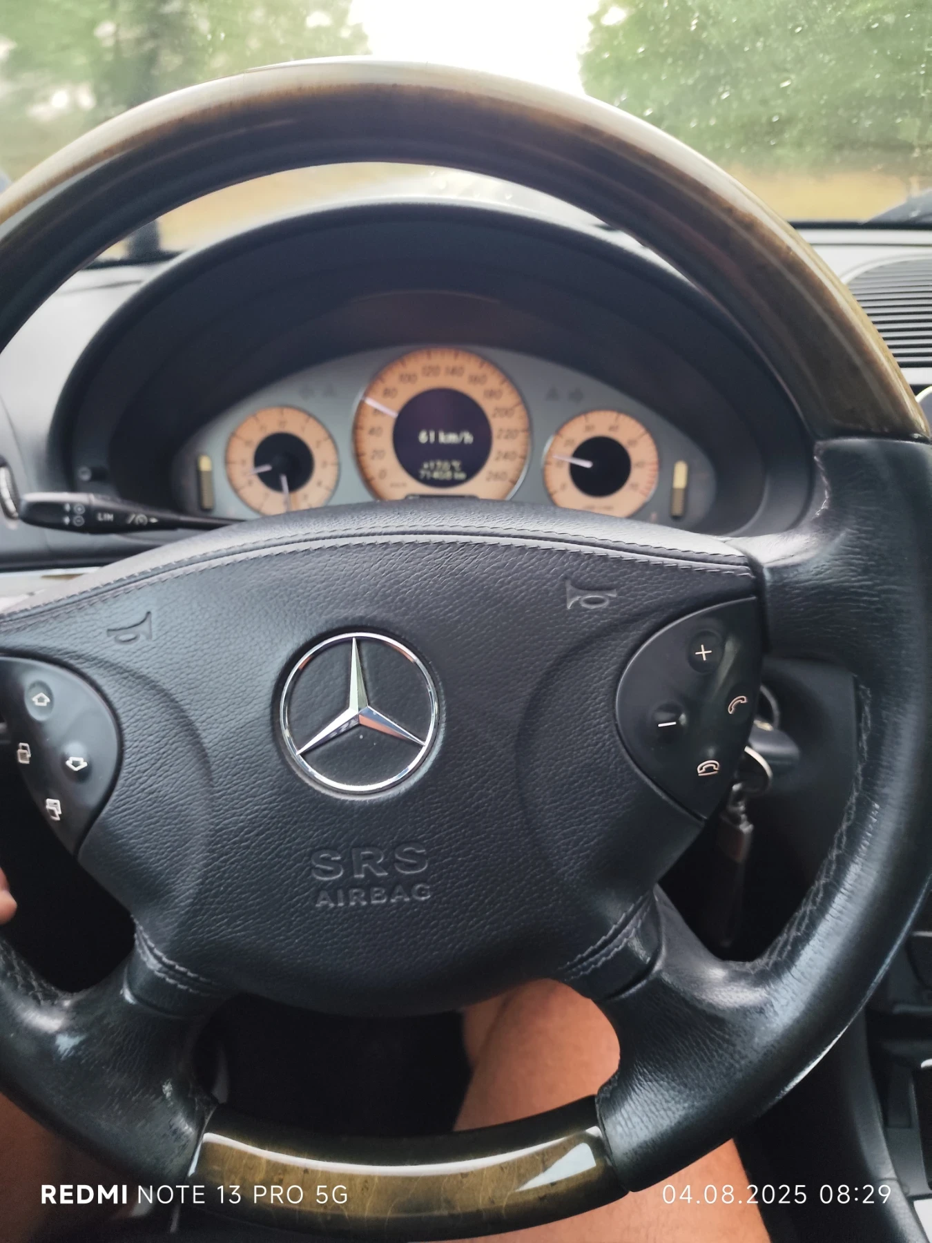 Mercedes-Benz E 500  - изображение 10