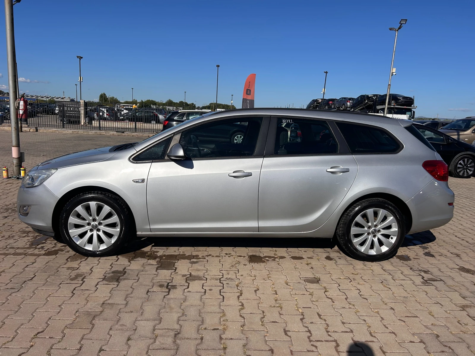 Opel Astra 1.4 NAVI EURO 5 - изображение 9