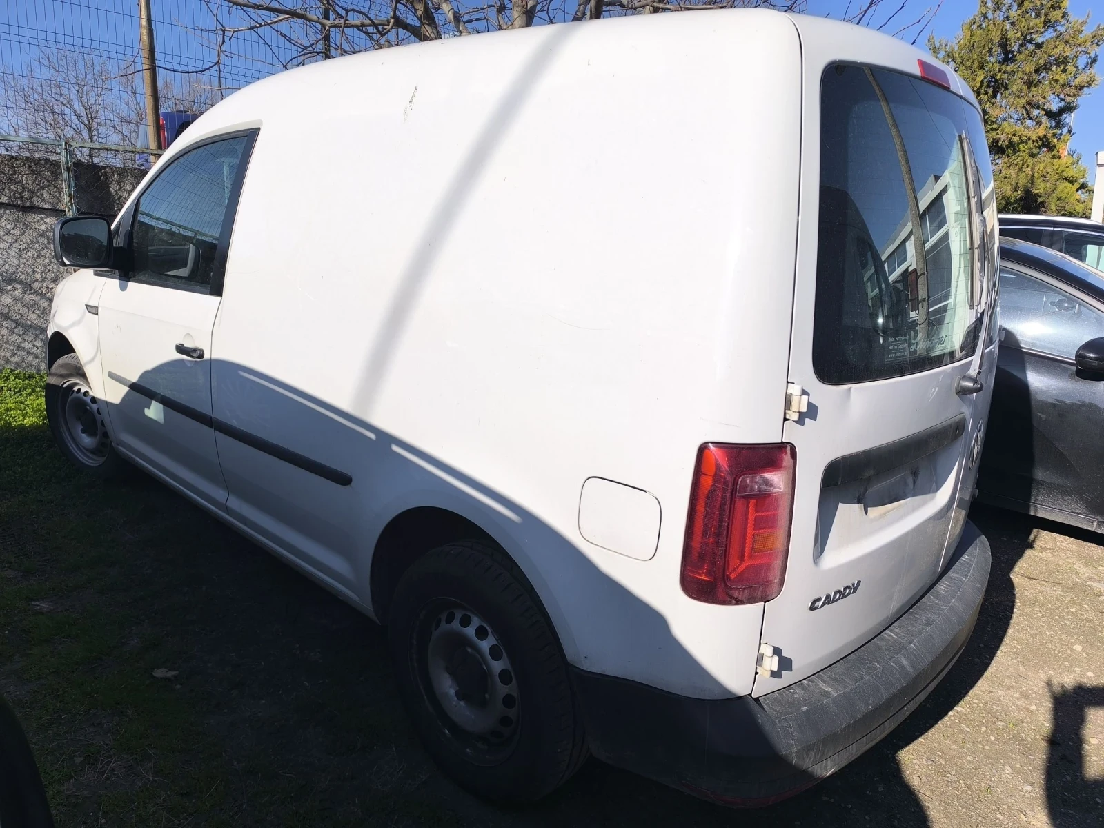 VW Caddy 2.0tdi 70500km. - изображение 3