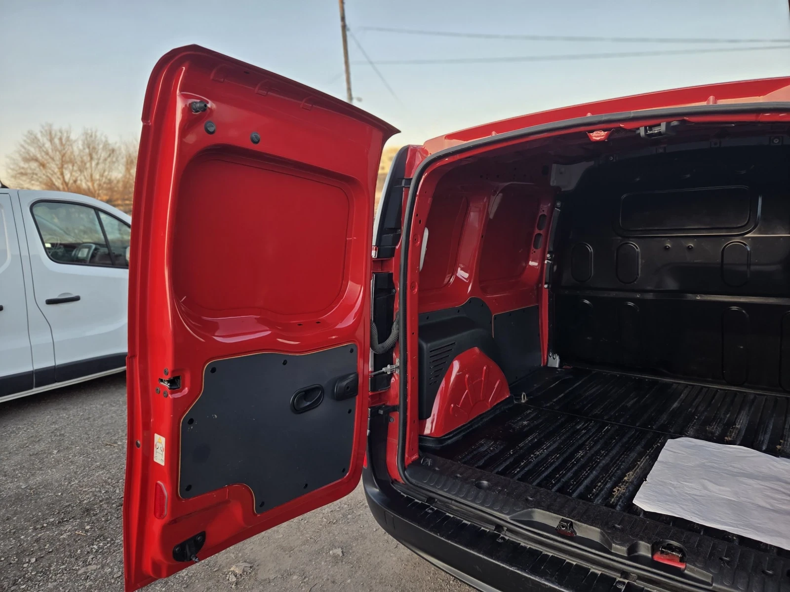 Renault Kangoo, снимка 10 - Автомобили и джипове - 53821308