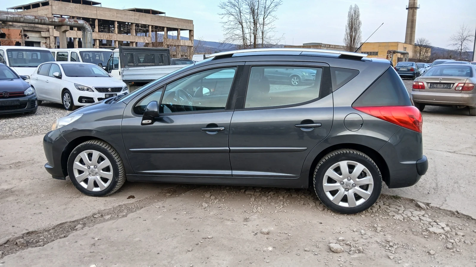 Peugeot 207 1.6HDI 90кс, снимка 7 - Автомобили и джипове - 53879139