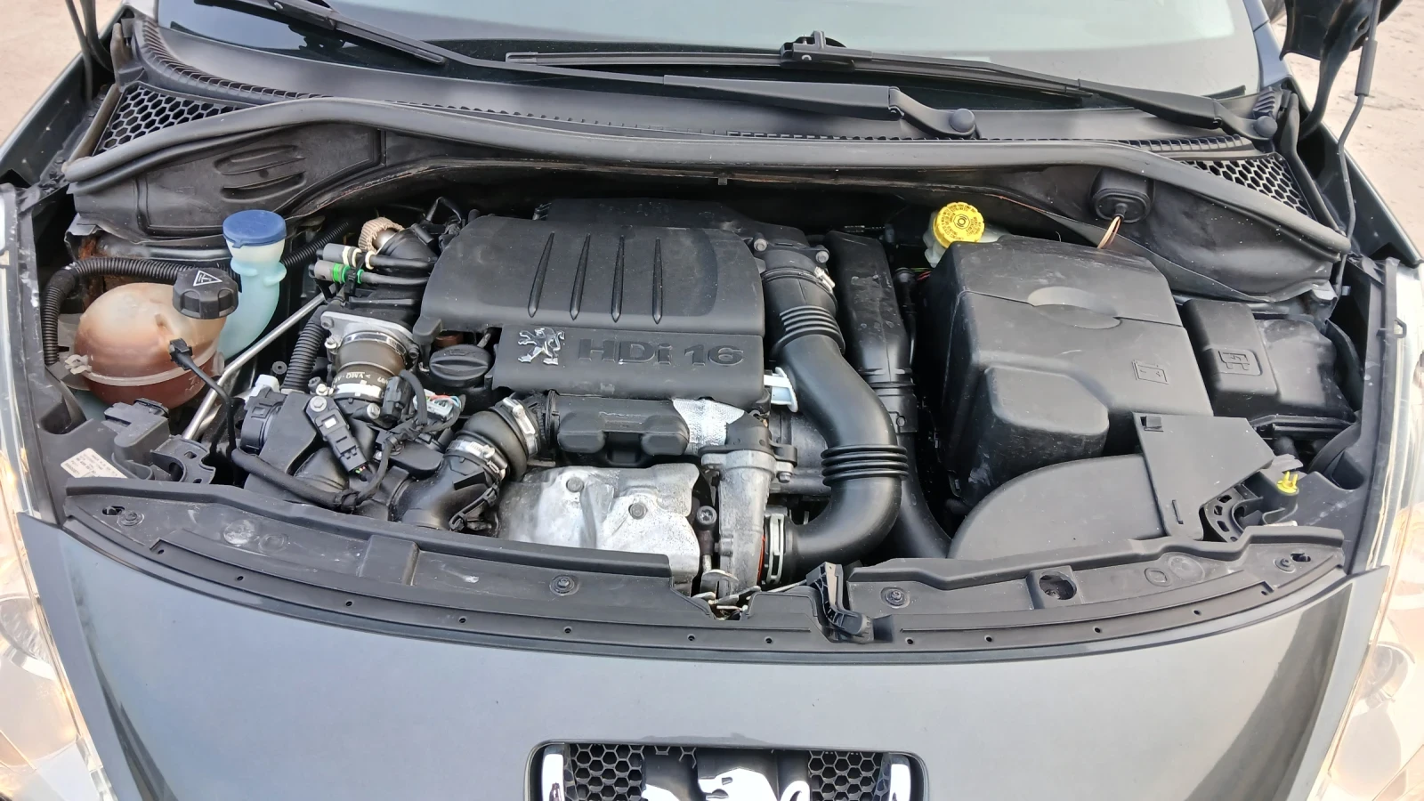 Peugeot 207 1.6HDI 90кс, снимка 10 - Автомобили и джипове - 53879139