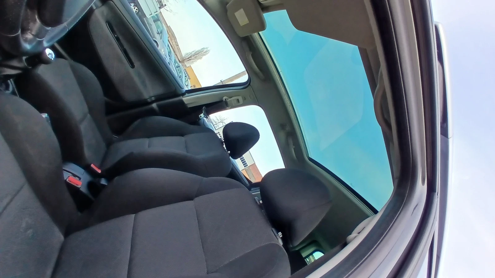 Peugeot 207 1.6HDI 90кс, снимка 13 - Автомобили и джипове - 53879139