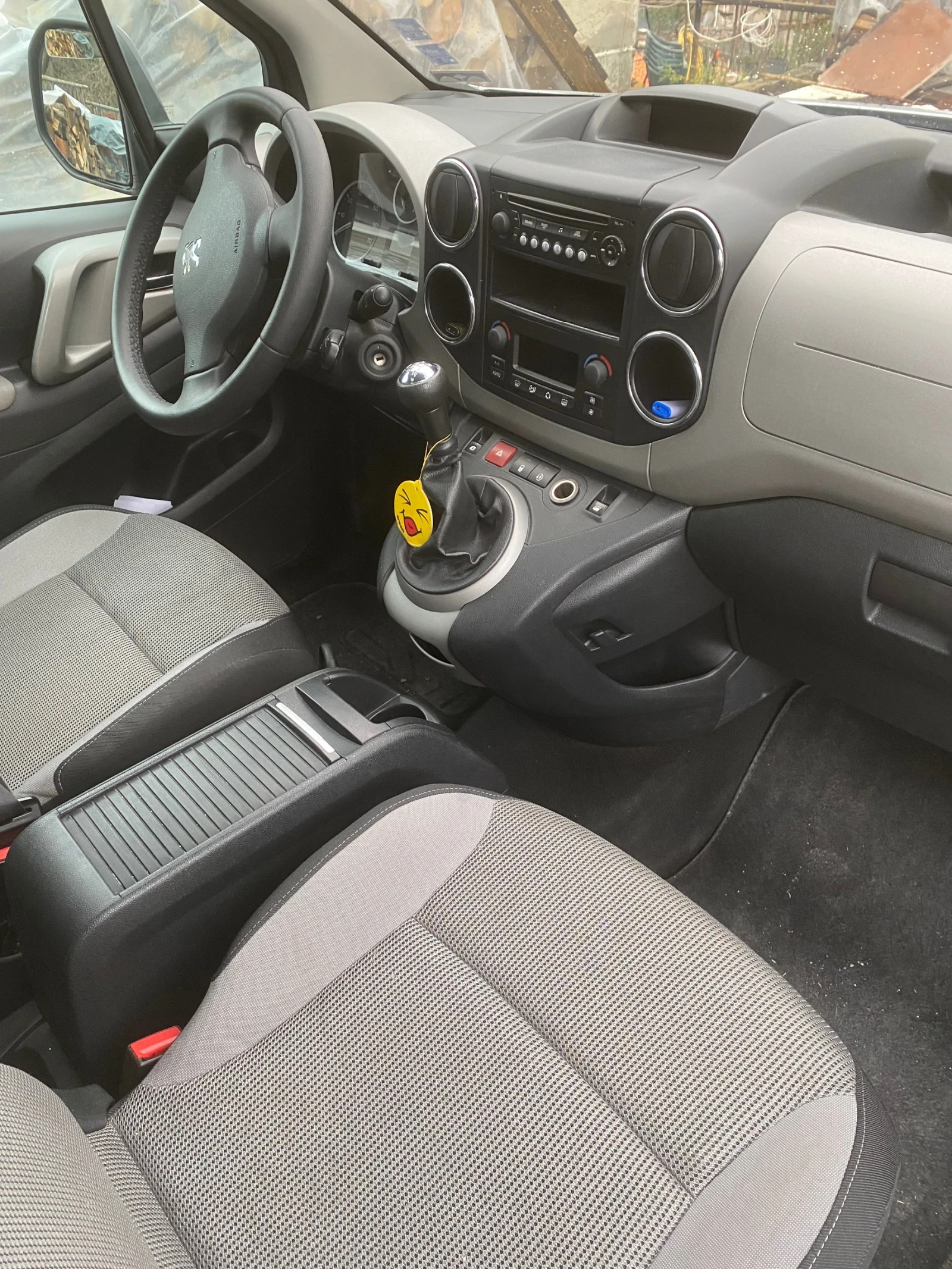 Peugeot Partner, снимка 9 - Автомобили и джипове - 54032135