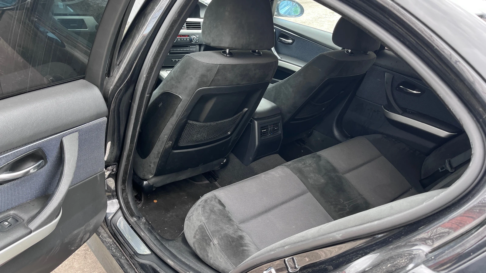 BMW 335 d M Paket Auto E90, снимка 13 - Автомобили и джипове - 54209028