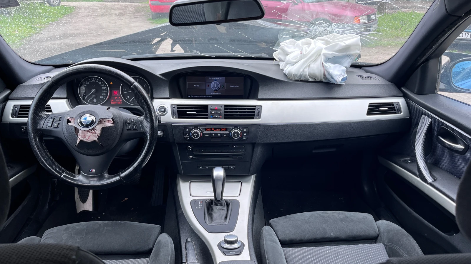 BMW 335 d M Paket Auto E90, снимка 12 - Автомобили и джипове - 54209028