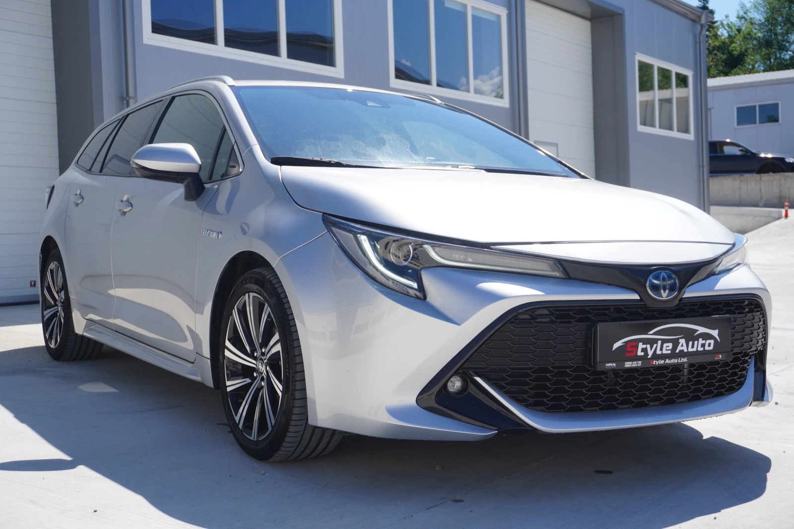 Toyota Corolla 1.8HYBRID EXECUTIVE-45.500km!!, снимка 6 - Автомобили и джипове - 54692129