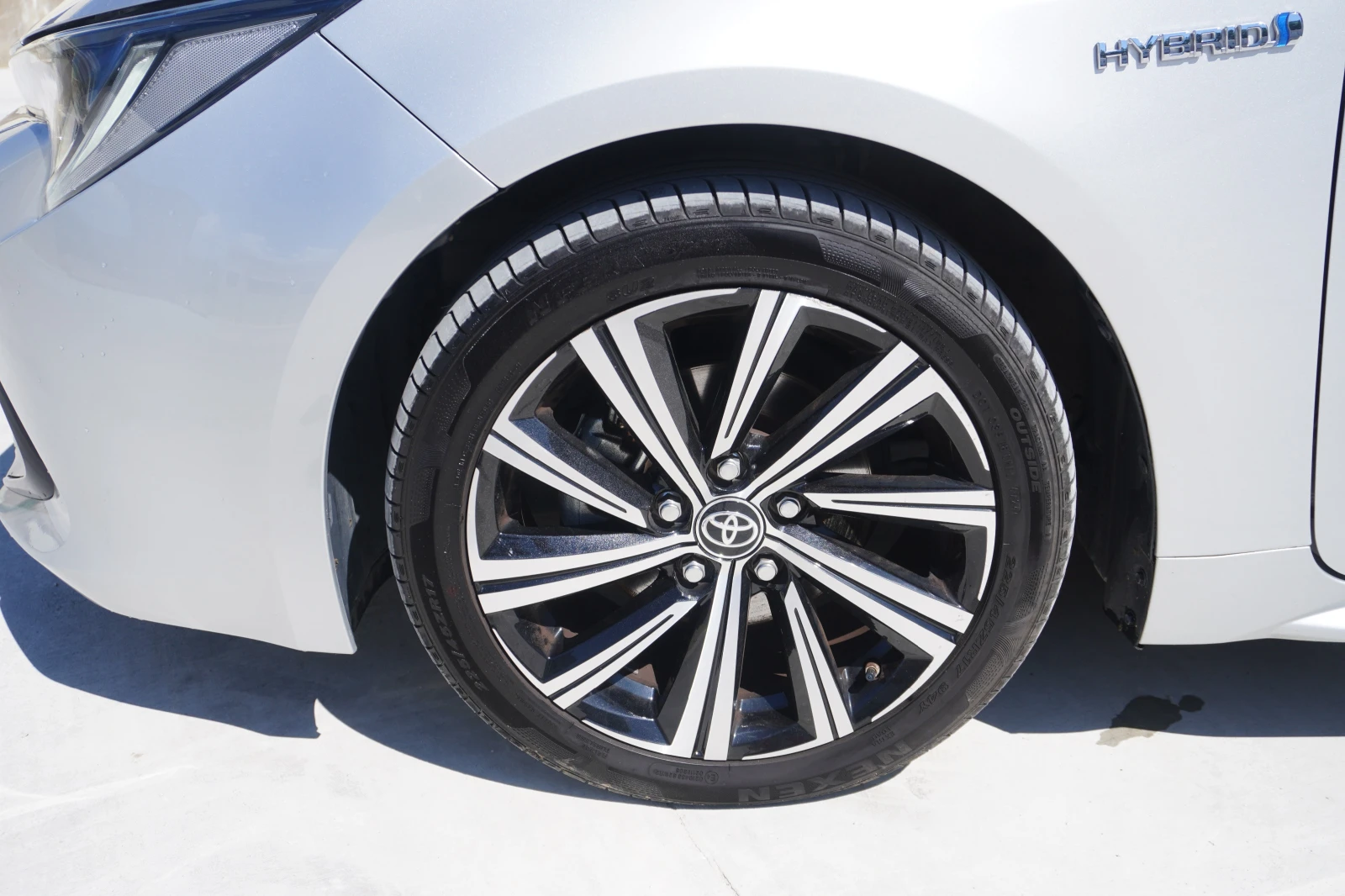 Toyota Corolla 1.8HYBRID EXECUTIVE-45.500km!!, снимка 8 - Автомобили и джипове - 54692129
