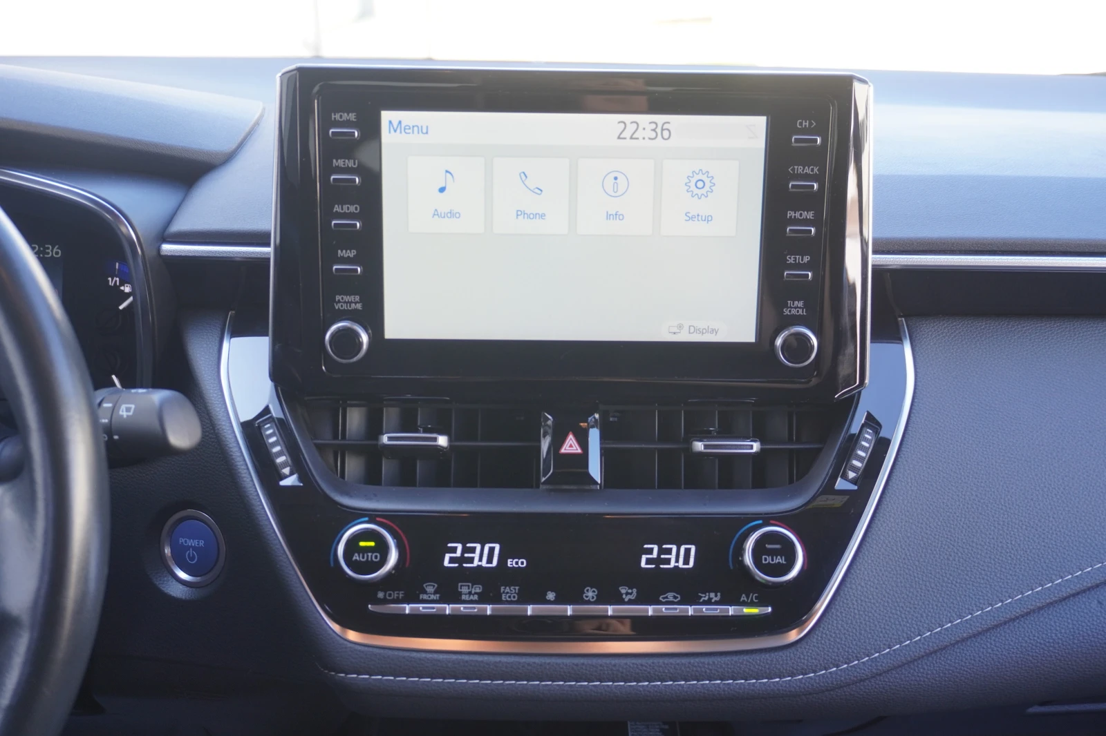 Toyota Corolla 1.8HYBRID EXECUTIVE-45.500km!!, снимка 11 - Автомобили и джипове - 54692129