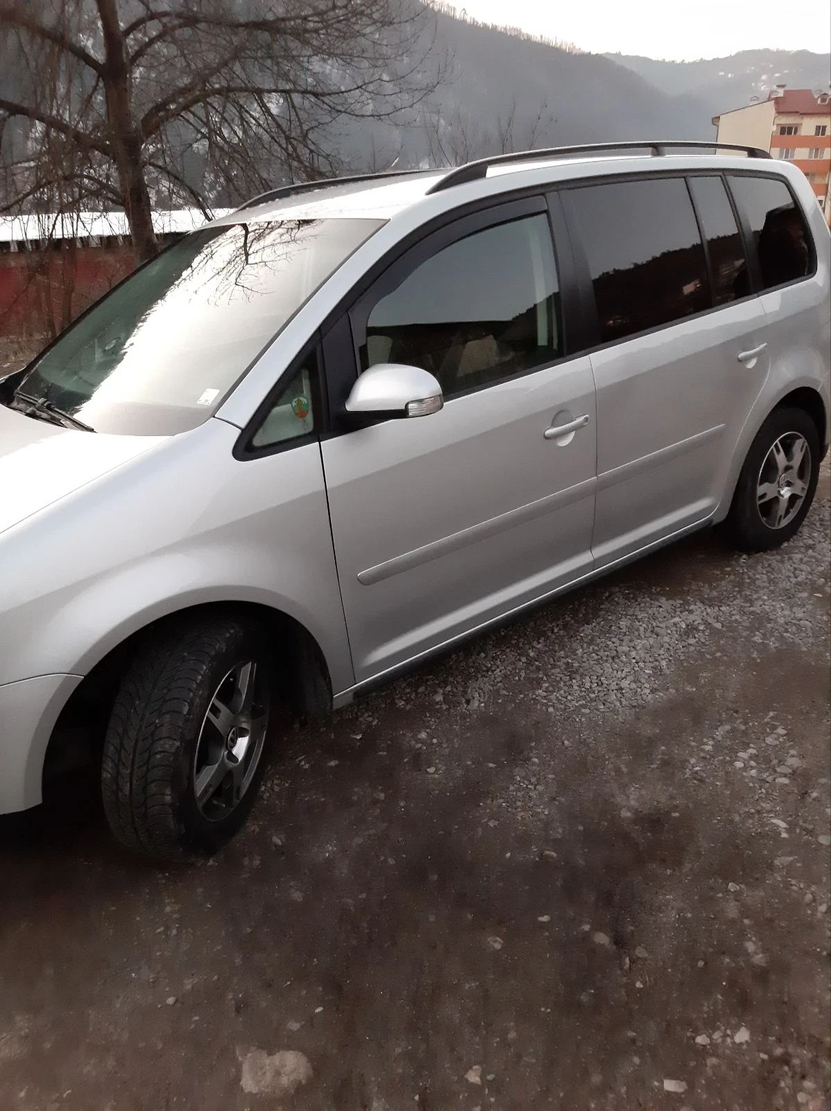 VW Touran, снимка 2 - Автомобили и джипове - 54805495
