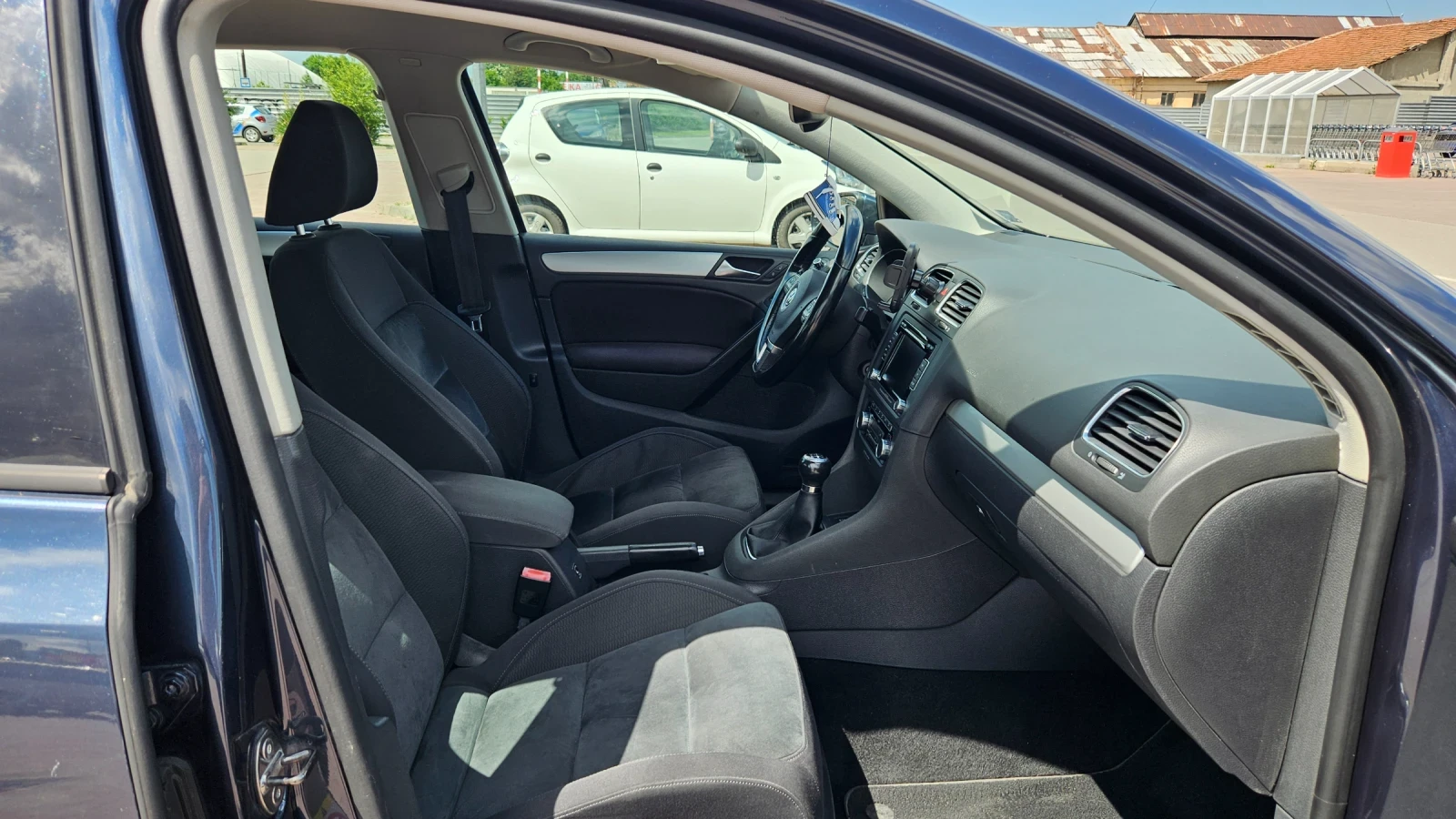 VW Golf 4Motion Highline Xenon-LED, снимка 11 - Автомобили и джипове - 54810389