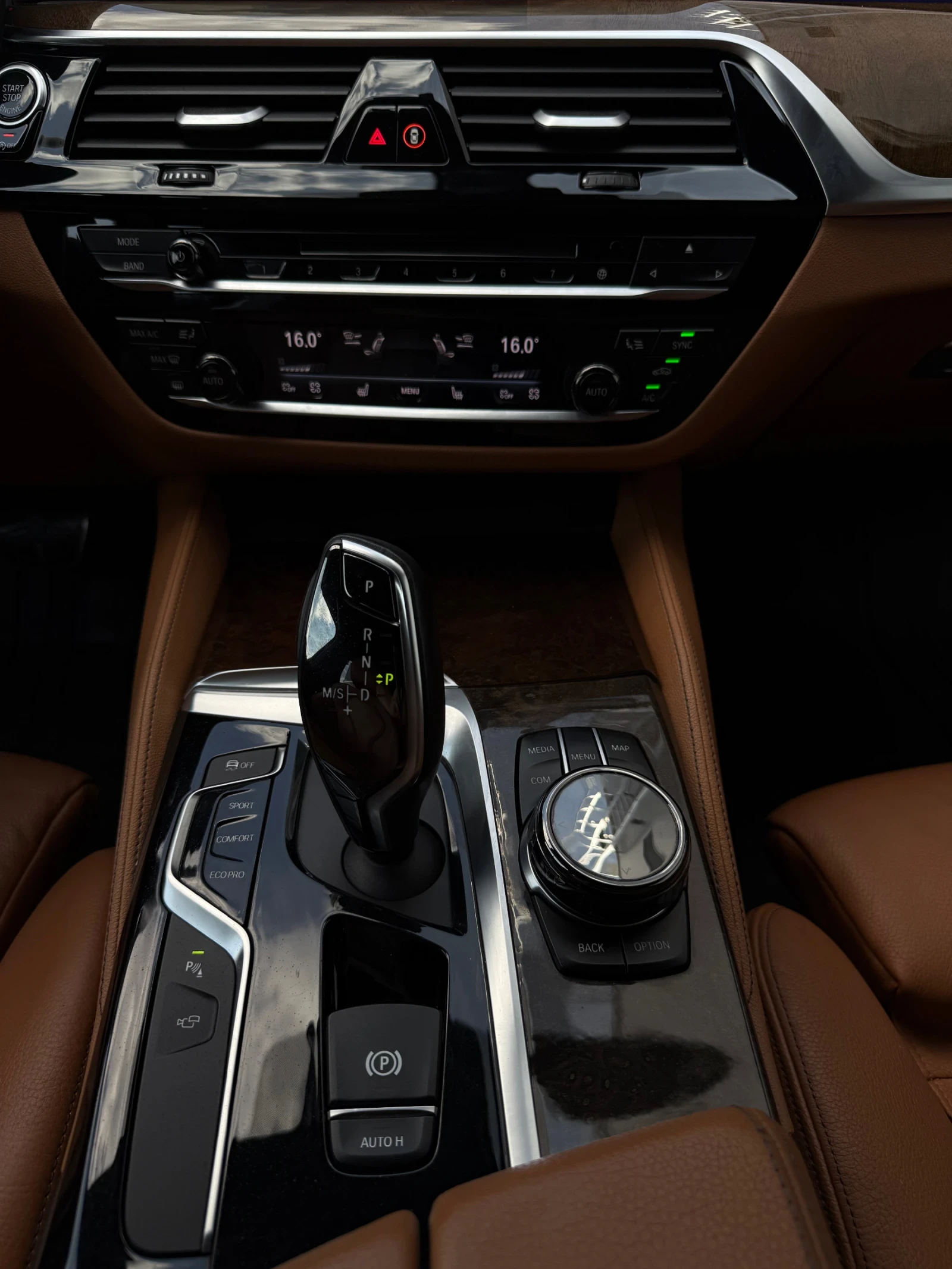 BMW 540 i xDrive M Sport Mediterranean Blue , снимка 16 - Автомобили и джипове - 55309663
