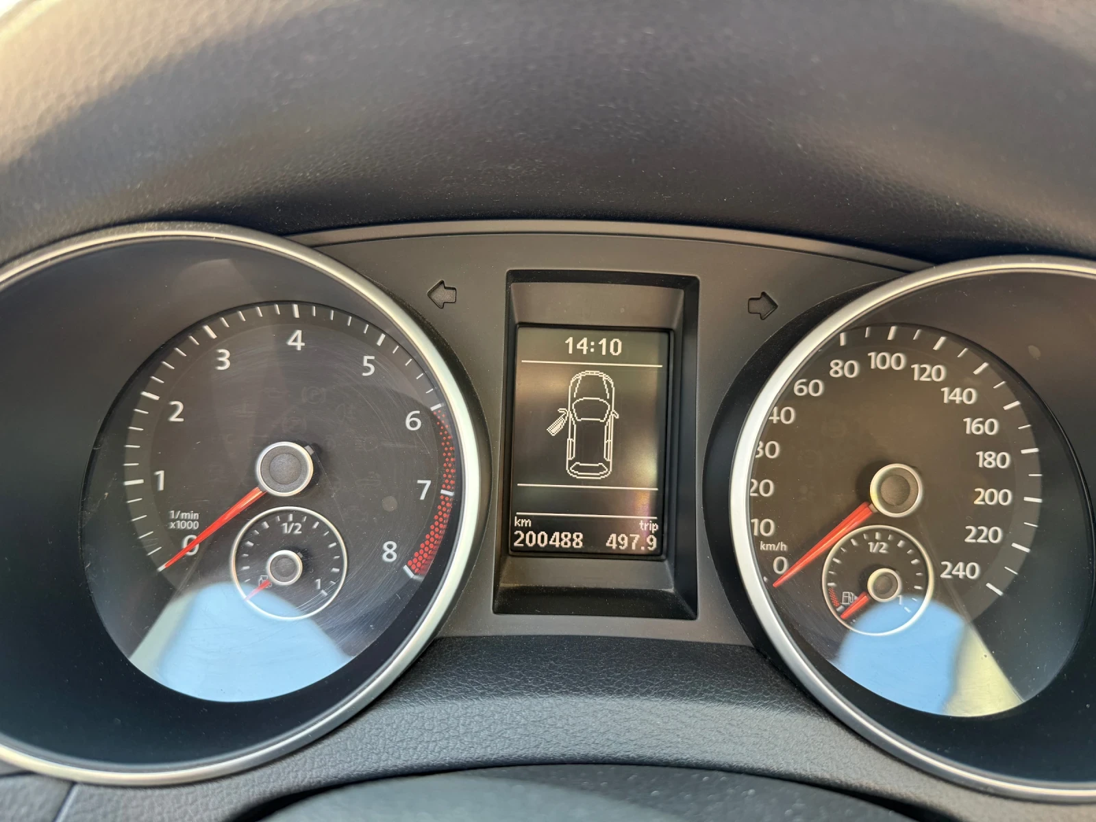 VW Golf 1.6 , снимка 8 - Автомобили и джипове - 55532660