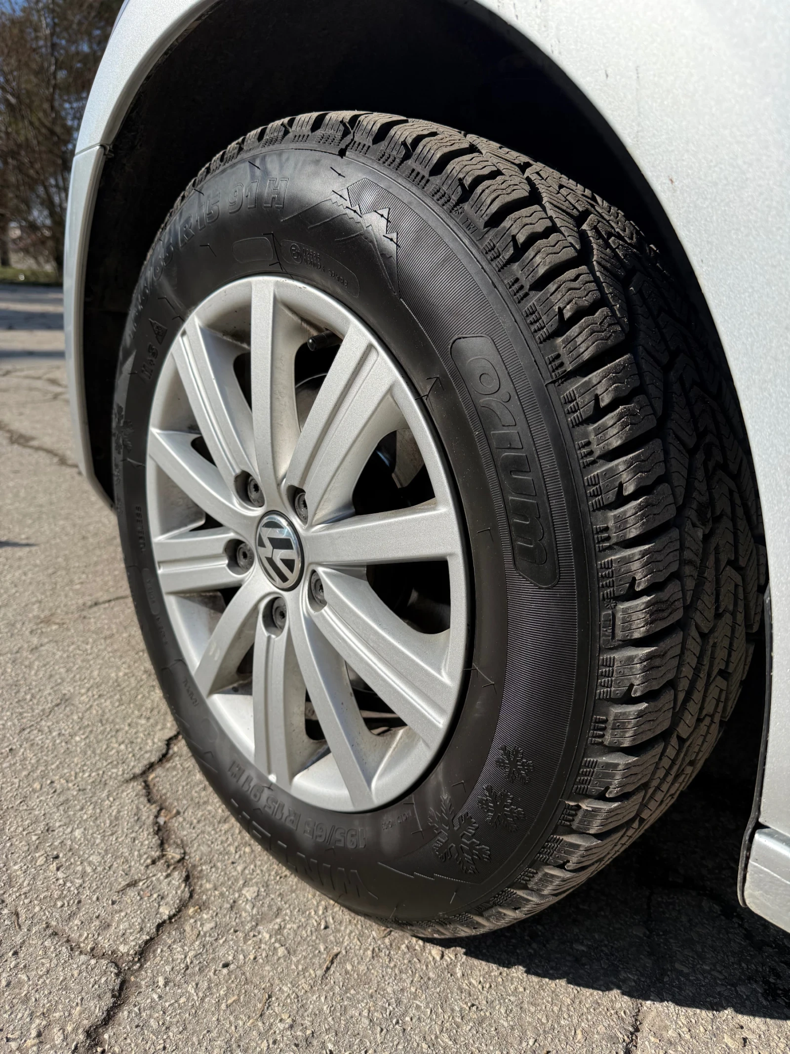 VW Golf 1.6 , снимка 6 - Автомобили и джипове - 55532660