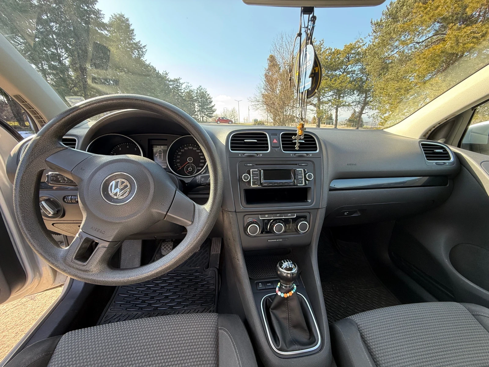 VW Golf 1.6 , снимка 7 - Автомобили и джипове - 55532660