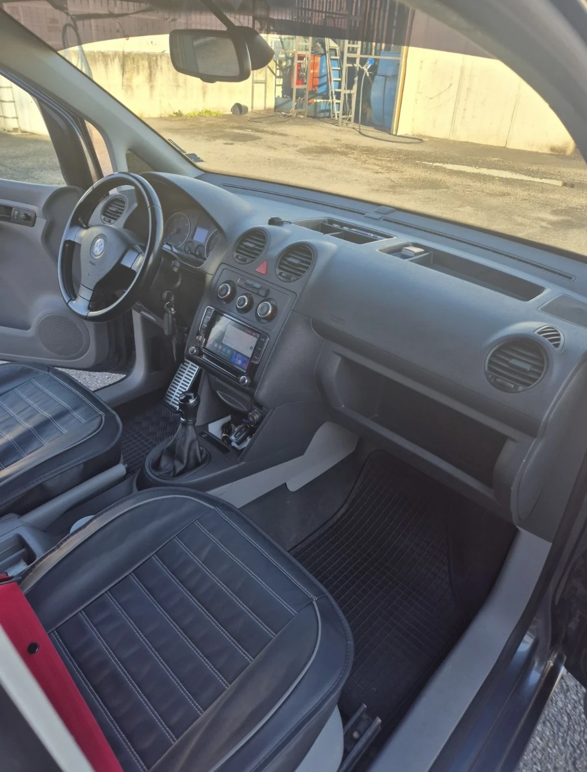 VW Caddy, снимка 8 - Автомобили и джипове - 55891913