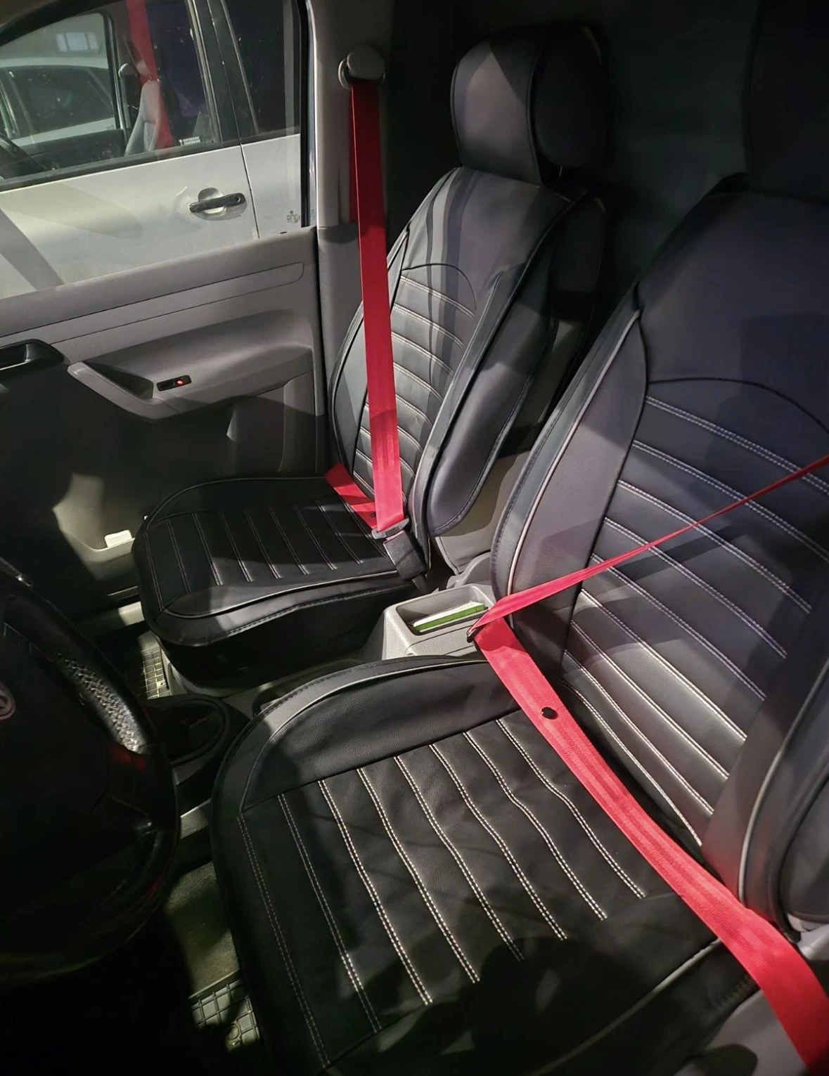 VW Caddy, снимка 10 - Автомобили и джипове - 55891913