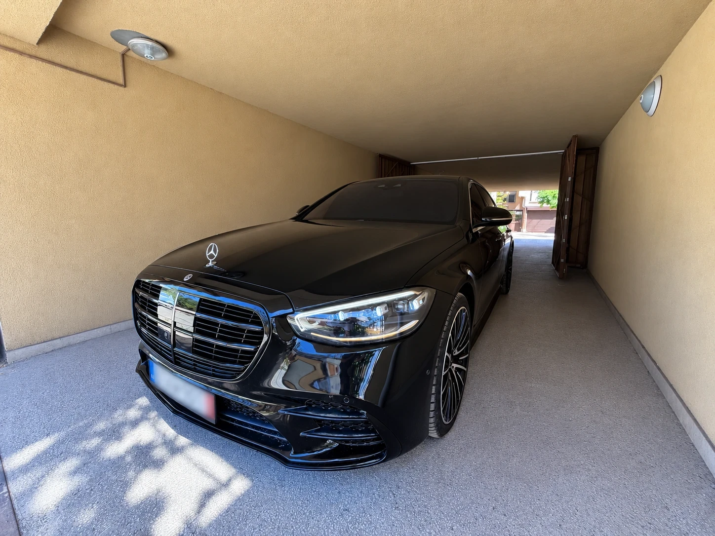 Mercedes-Benz S 580 AMG/3D/RED CARMINE, снимка 3 - Автомобили и джипове - 55978664