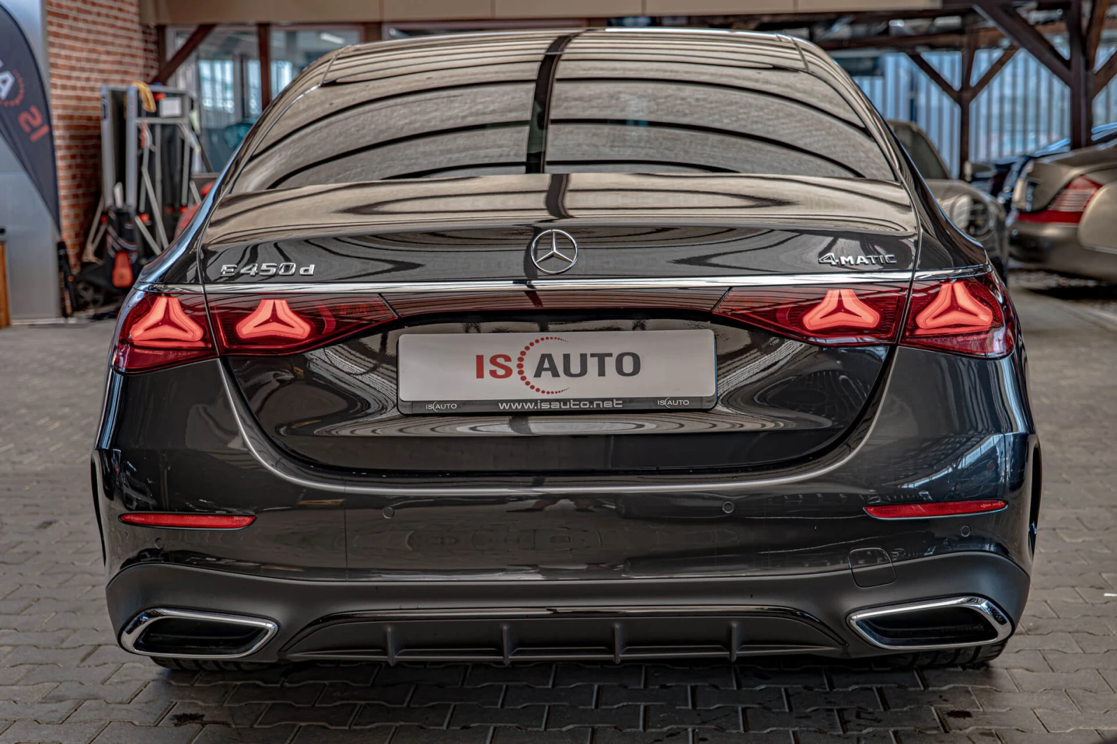 Mercedes-Benz E 450 d 4M/AMG Line/Burmester/Обдухване/Hyper Screen/кам, снимка 4 - Автомобили и джипове - 56134093