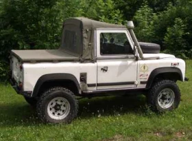     Land Rover Defender 90