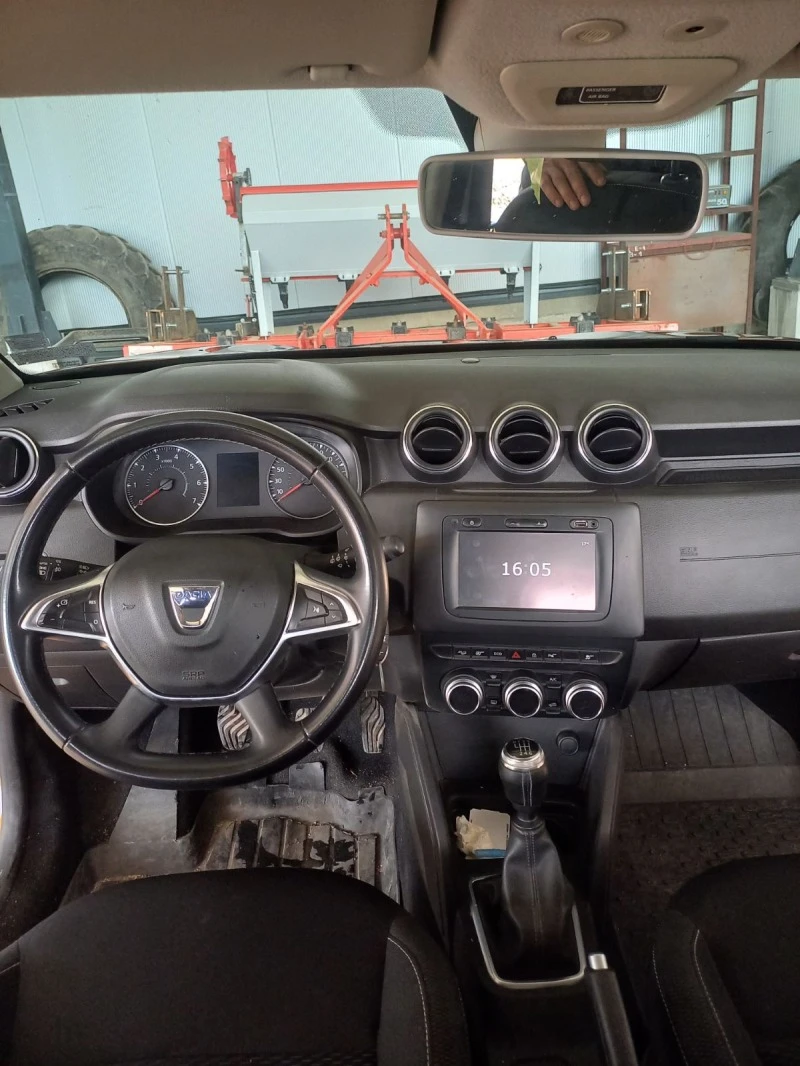 Dacia Duster 1.5 DCI, снимка 9 - Автомобили и джипове - 47341147