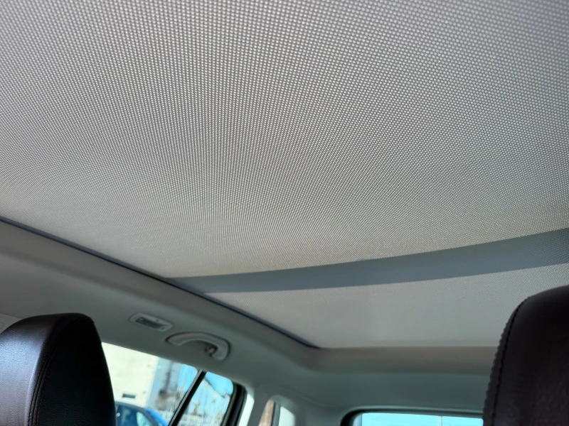 VW Tiguan 2.0TDI R-LINE , 4X4 , SWISS, PANORAMA, снимка 16 - Автомобили и джипове - 52910206