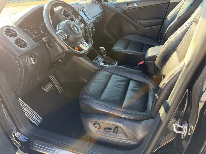 VW Tiguan 2.0TDI R-LINE , 4X4 , SWISS, PANORAMA, снимка 7 - Автомобили и джипове - 52910206