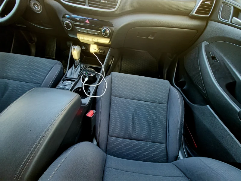 Hyundai Tucson, снимка 11 - Автомобили и джипове - 52943641