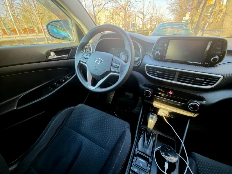 Hyundai Tucson, снимка 15 - Автомобили и джипове - 52943641