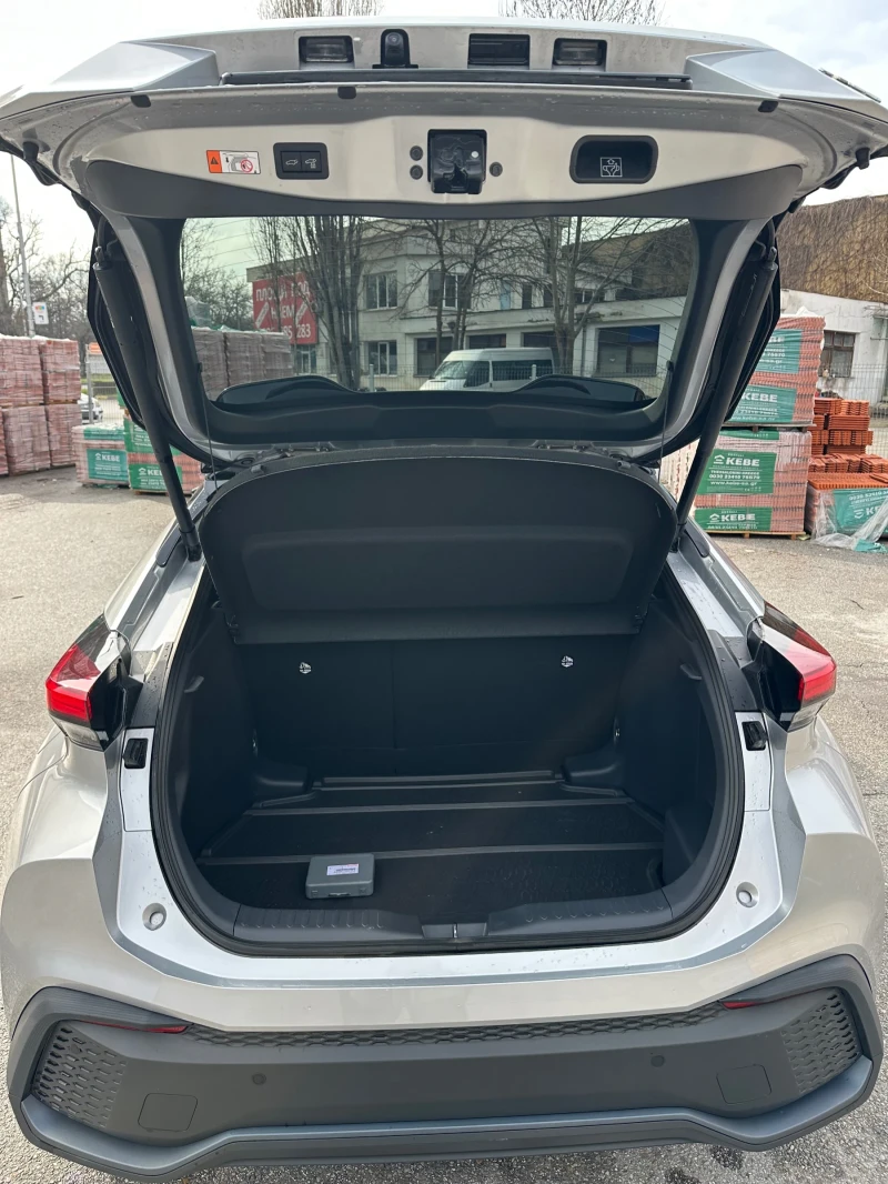 Toyota C-HR  2.0 налична Team D * LED* ACC* el Heck CAM SHZ , снимка 11 - Автомобили и джипове - 53474310