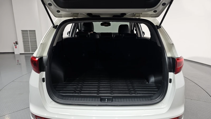 Kia Sportage 2.0 CRDI / АВТОМАТИК / СЕРВИЗНА ИСТОРИЯ !!!, снимка 15 - Автомобили и джипове - 53382551