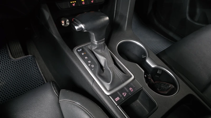 Kia Sportage 2.0 CRDI / АВТОМАТИК / СЕРВИЗНА ИСТОРИЯ !!!, снимка 14 - Автомобили и джипове - 53382551