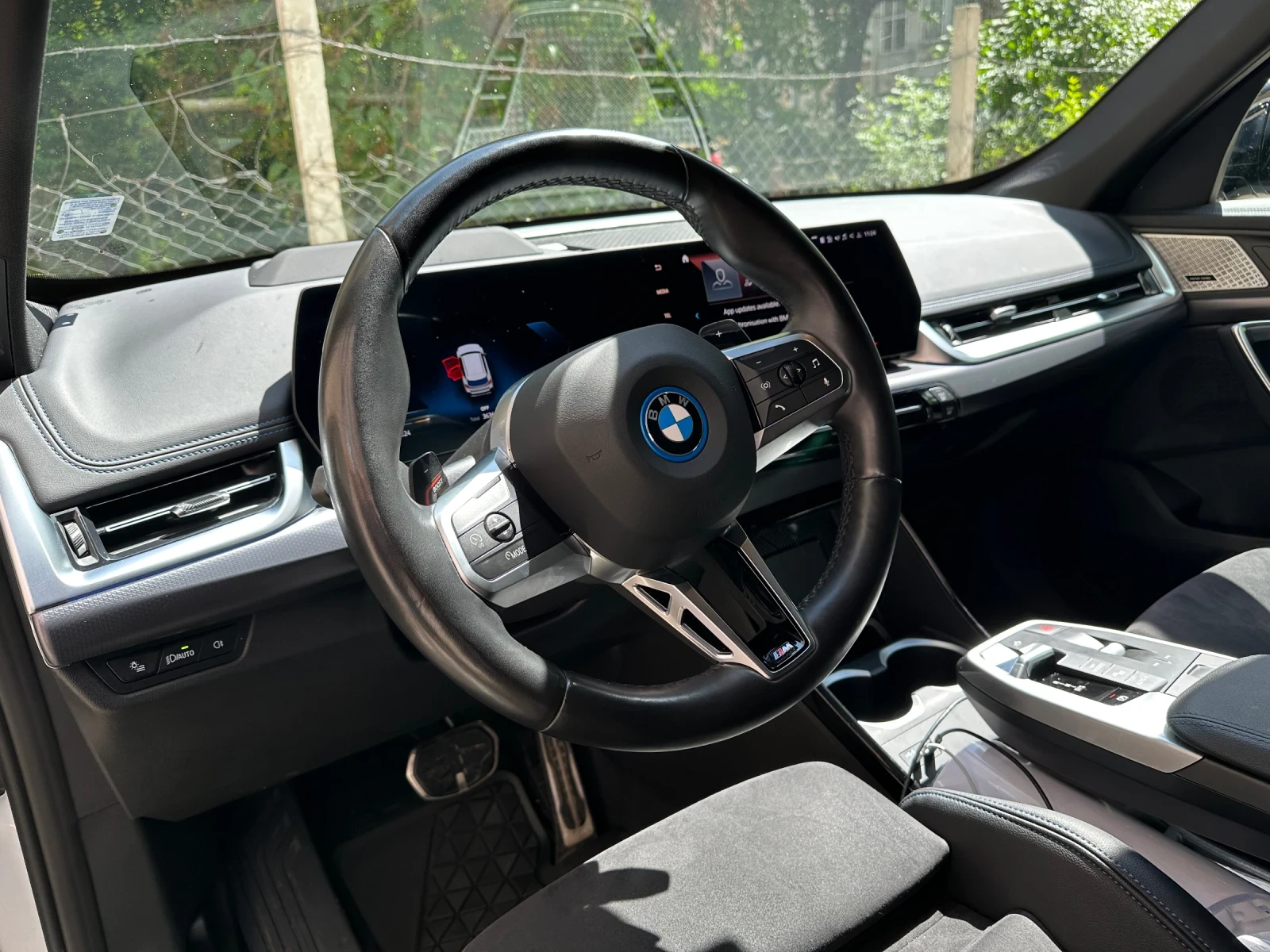 BMW X1 30e xDrive Plug-in Hybrid - изображение 9