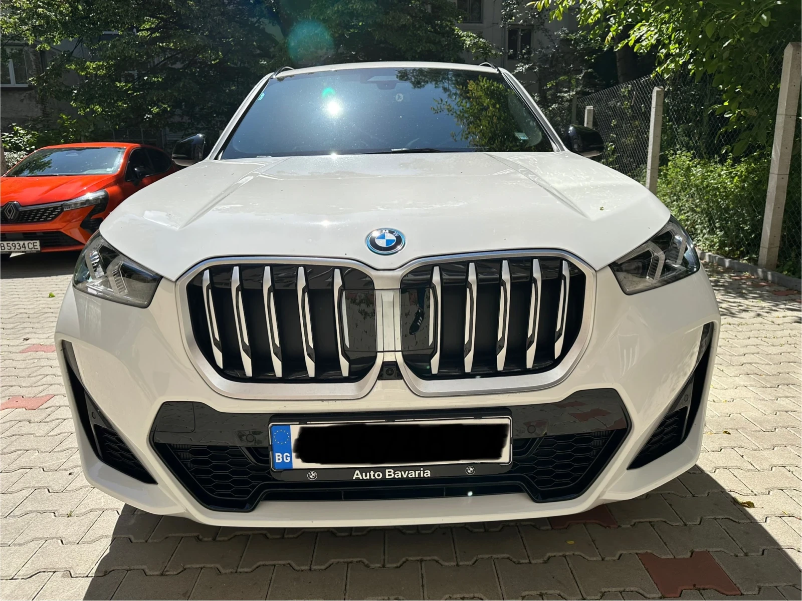 BMW X1 30e xDrive Plug-in Hybrid - изображение 2