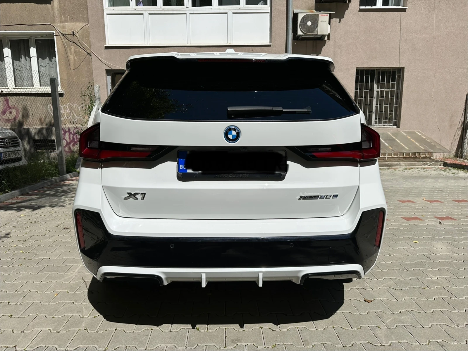 BMW X1 30e xDrive Plug-in Hybrid - изображение 6