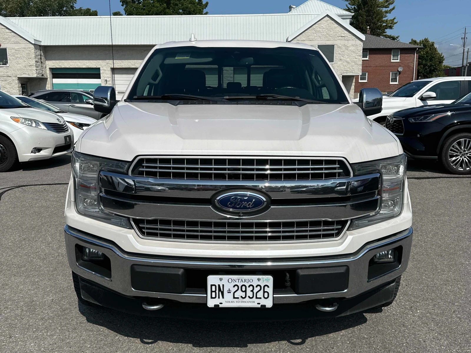 Ford F150 LARIAT 4WD SuperCrew 5.5' Box CARFAX АВТО КРЕД - изображение 3