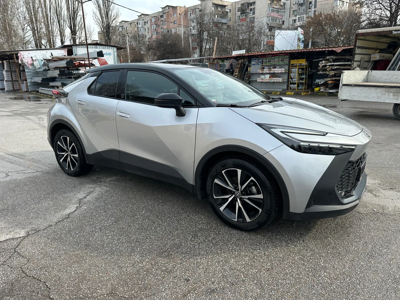 Toyota C-HR  2.0 налична Team D * LED* ACC* el Heck CAM SHZ  - изображение 4