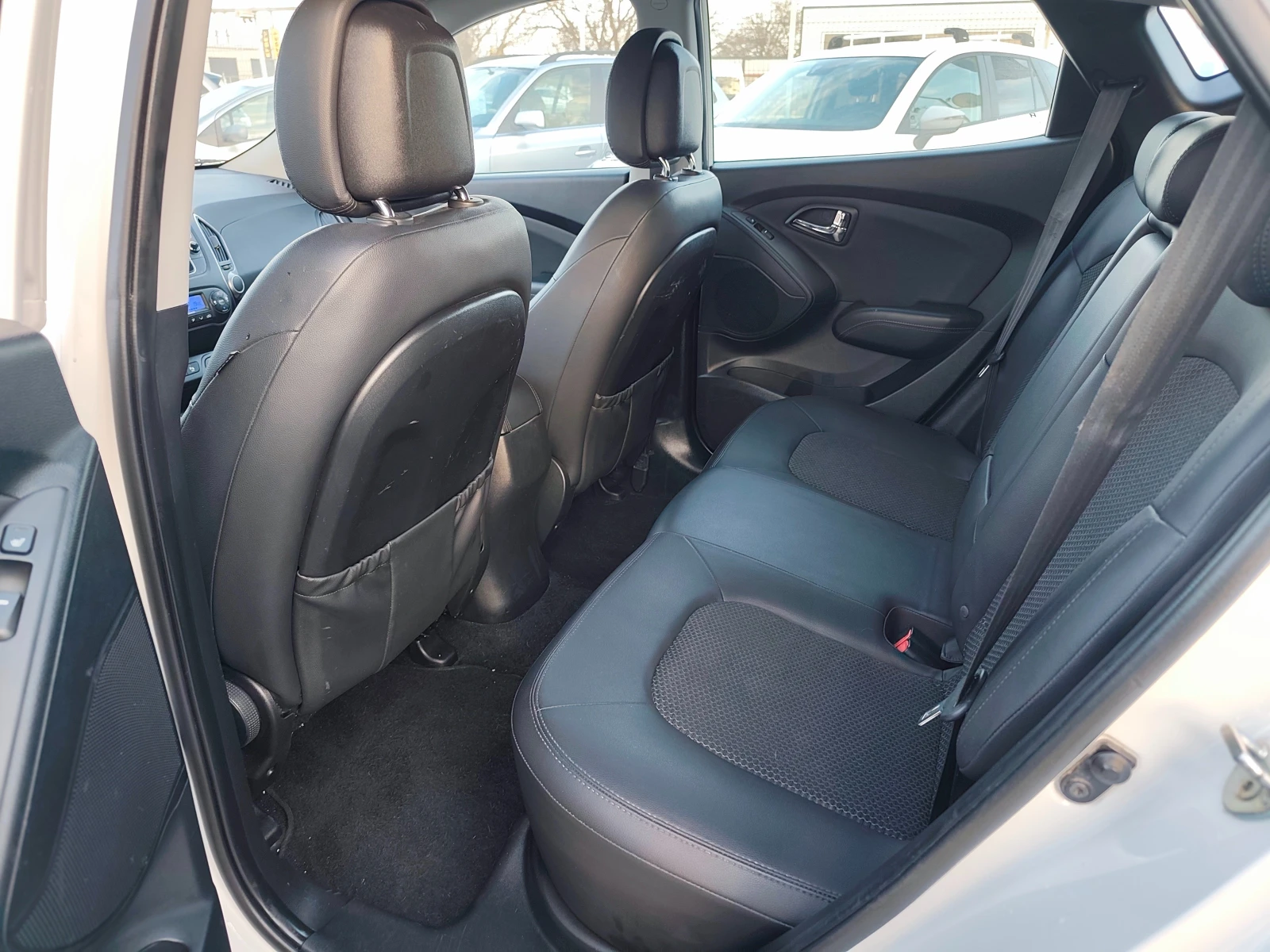 Hyundai IX35 1.7CRDI КОЖА, снимка 10 - Автомобили и джипове - 53990294