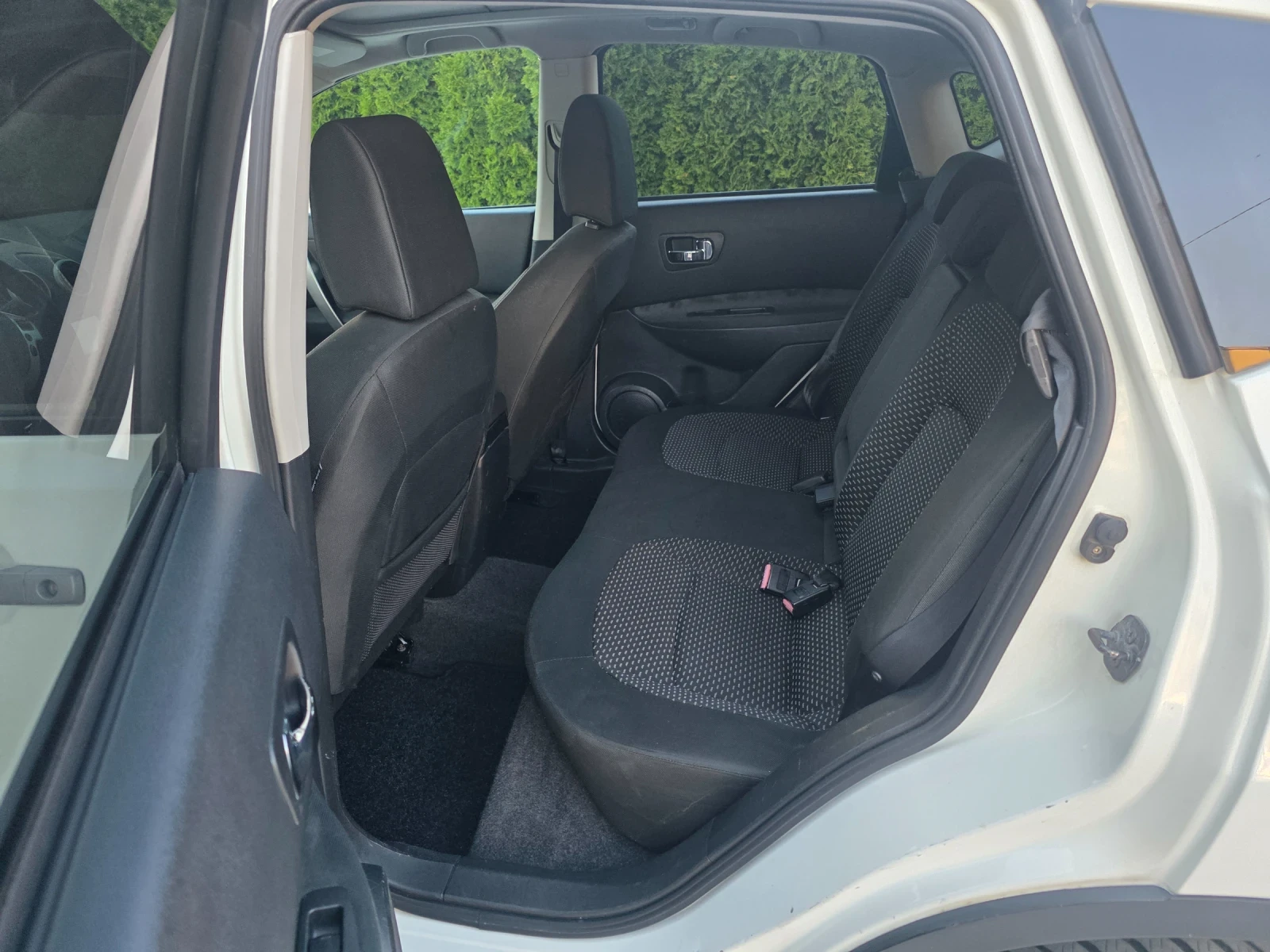 Nissan Qashqai 2.0 DCI N-TEC , снимка 8 - Автомобили и джипове - 55504510