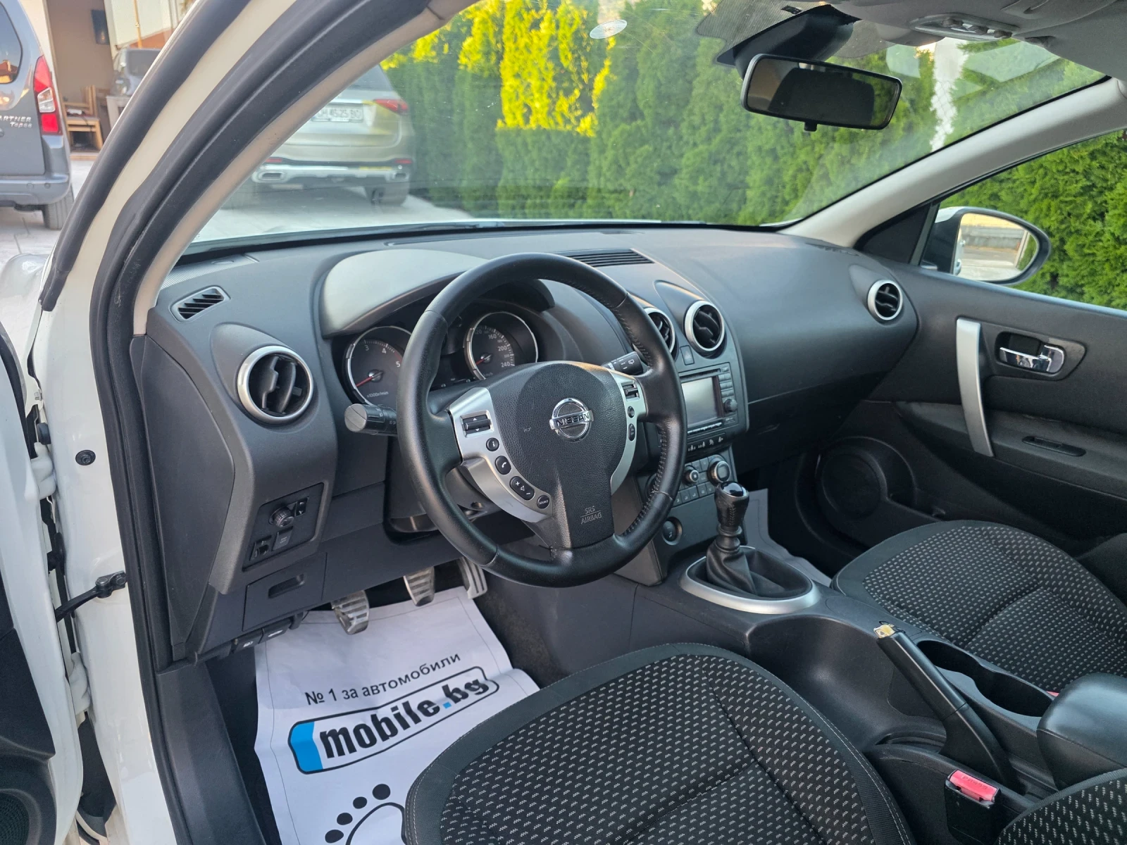Nissan Qashqai 2.0 DCI N-TEC , снимка 12 - Автомобили и джипове - 55504510