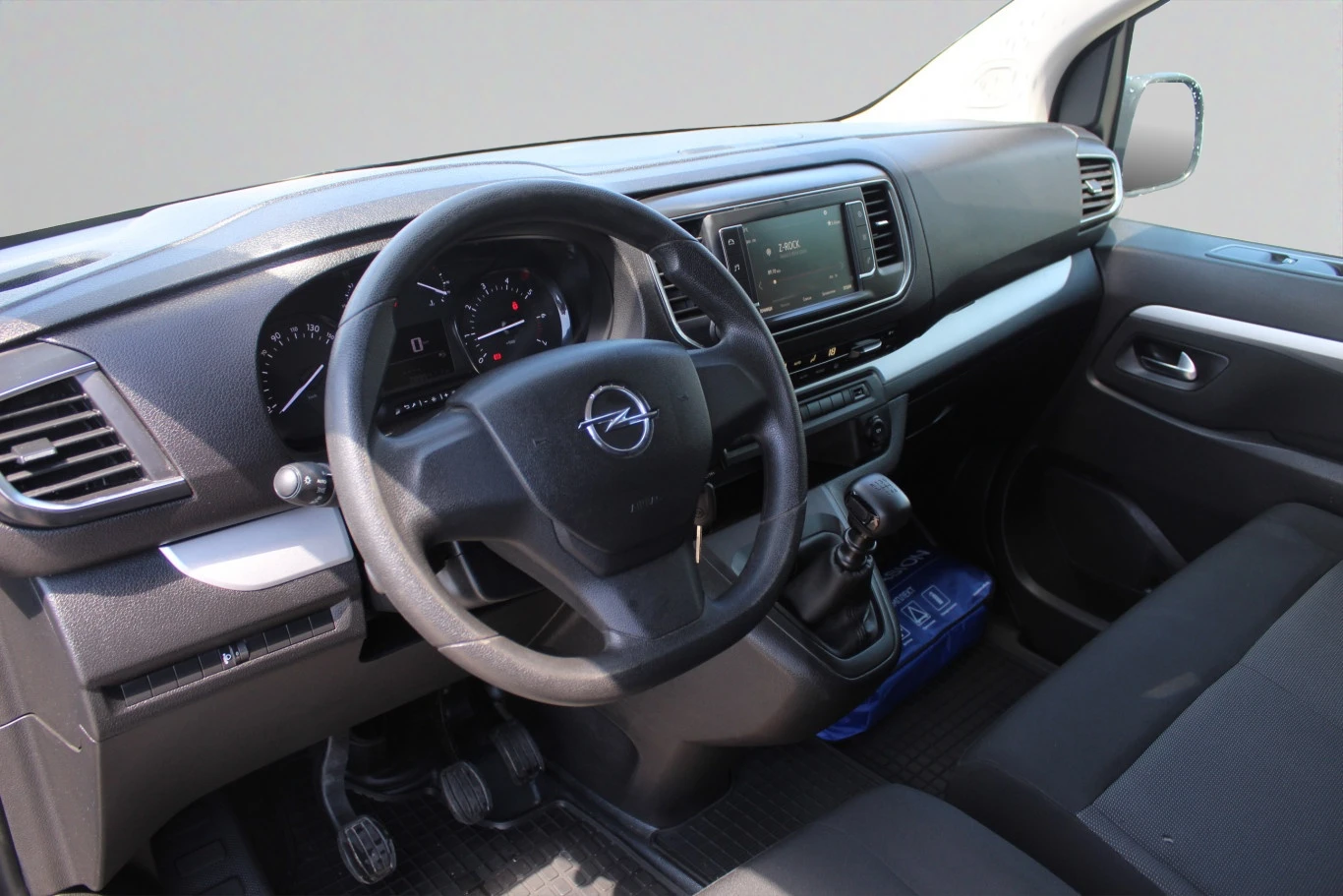 Opel Vivaro EDITION DC 2.0CDTI 150hp BVM6 E6/2010R10 - изображение 6