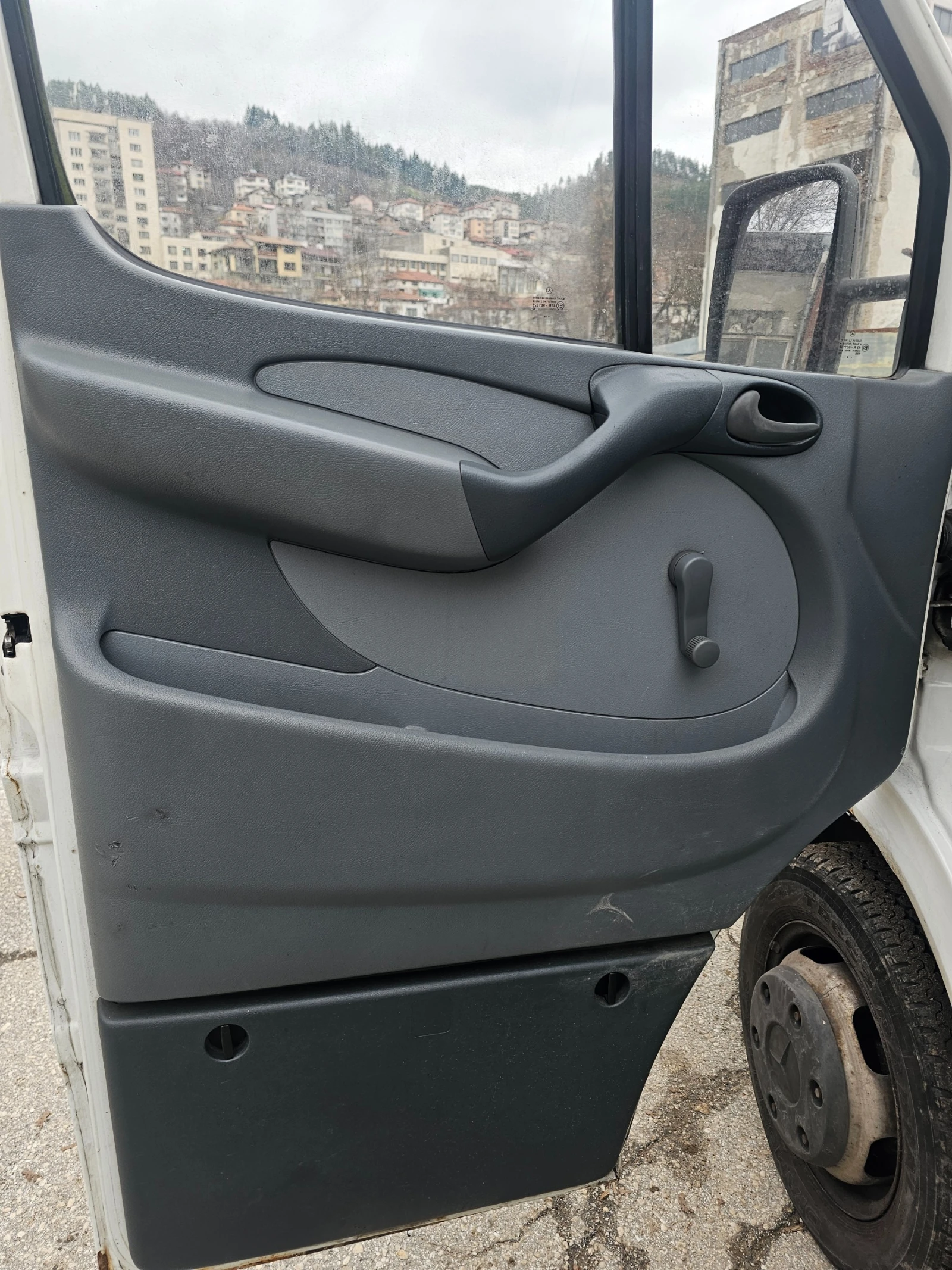 Mercedes-Benz Sprinter 411 20 места - изображение 5