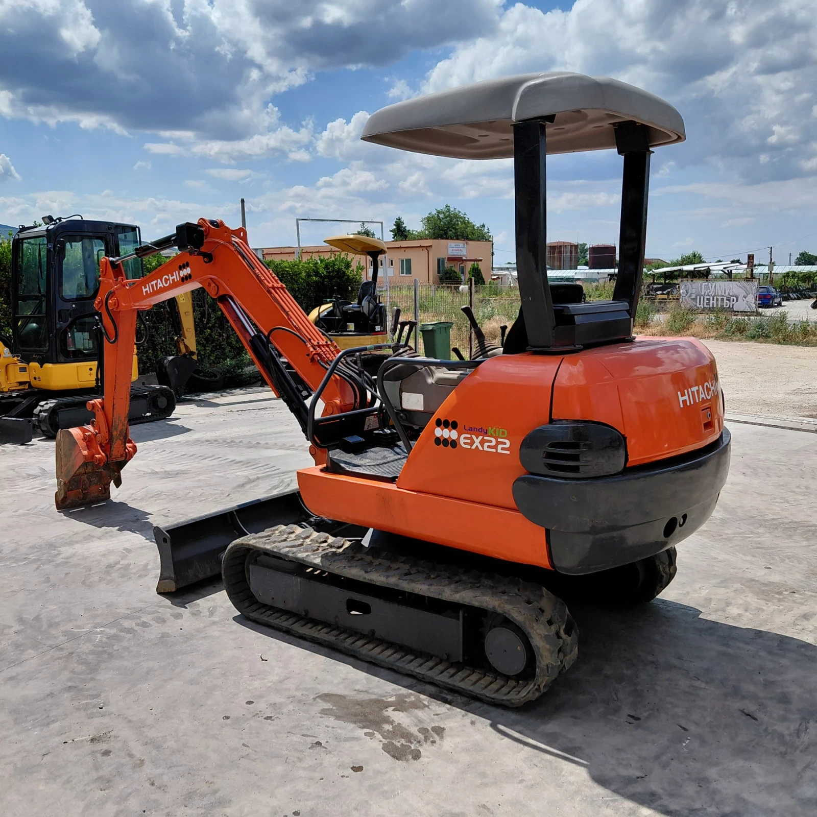 Багер Hitachi EX22-2 * 1800 МОТОЧАСА * КАТО НОВ * , снимка 3 - Индустриална техника - 53796219