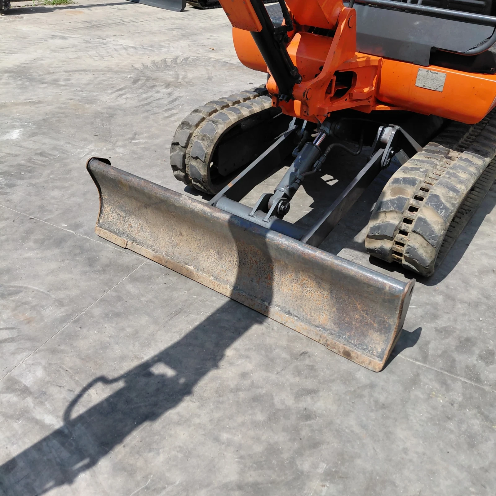 Багер Hitachi EX22-2 * 1800 МОТОЧАСА * КАТО НОВ * , снимка 9 - Индустриална техника - 53796219